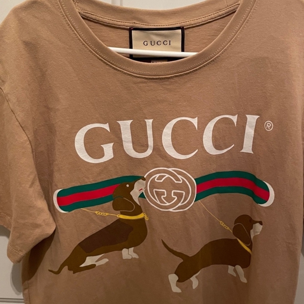 Gucci Tan T-Shirt with Dachshund Print - Picture 5 of 7